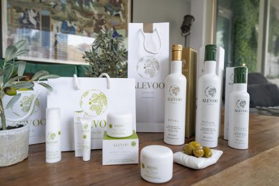 Aceite de oliva virgen extra y cosméticos verde temprano