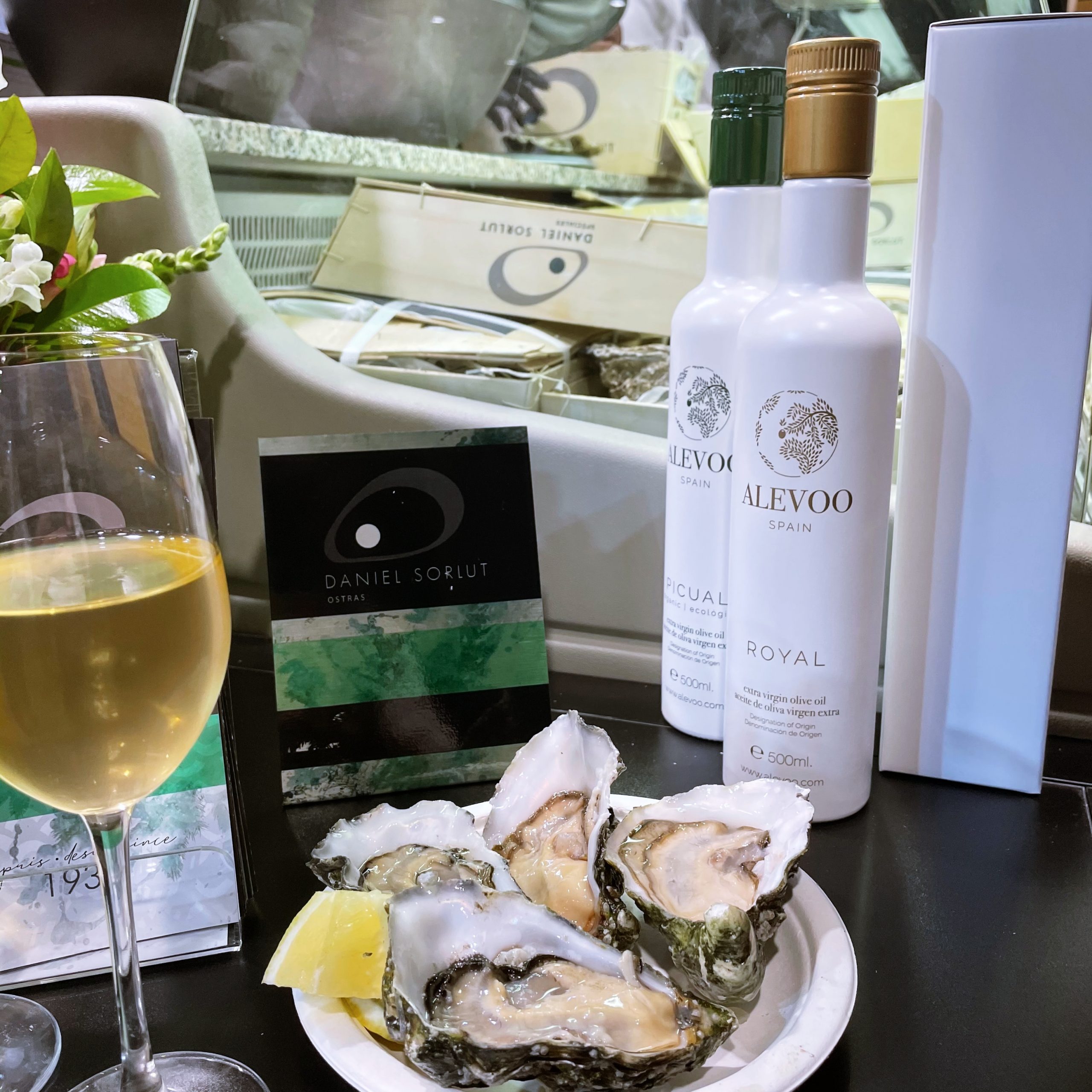 AOVE Alevoo acompañando ostras