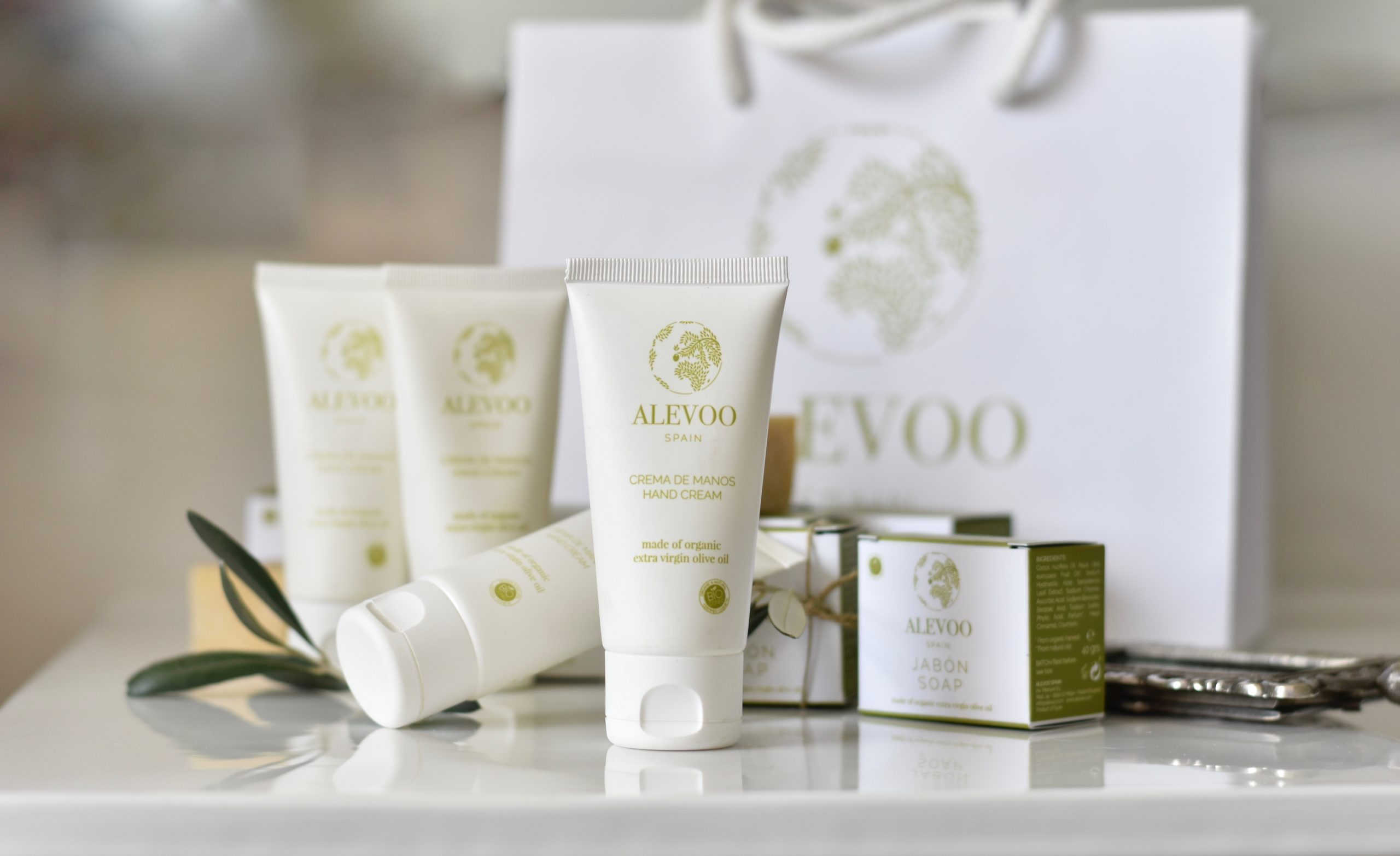 Crema de manos española y sostenible de aceite de oliva virgen extra